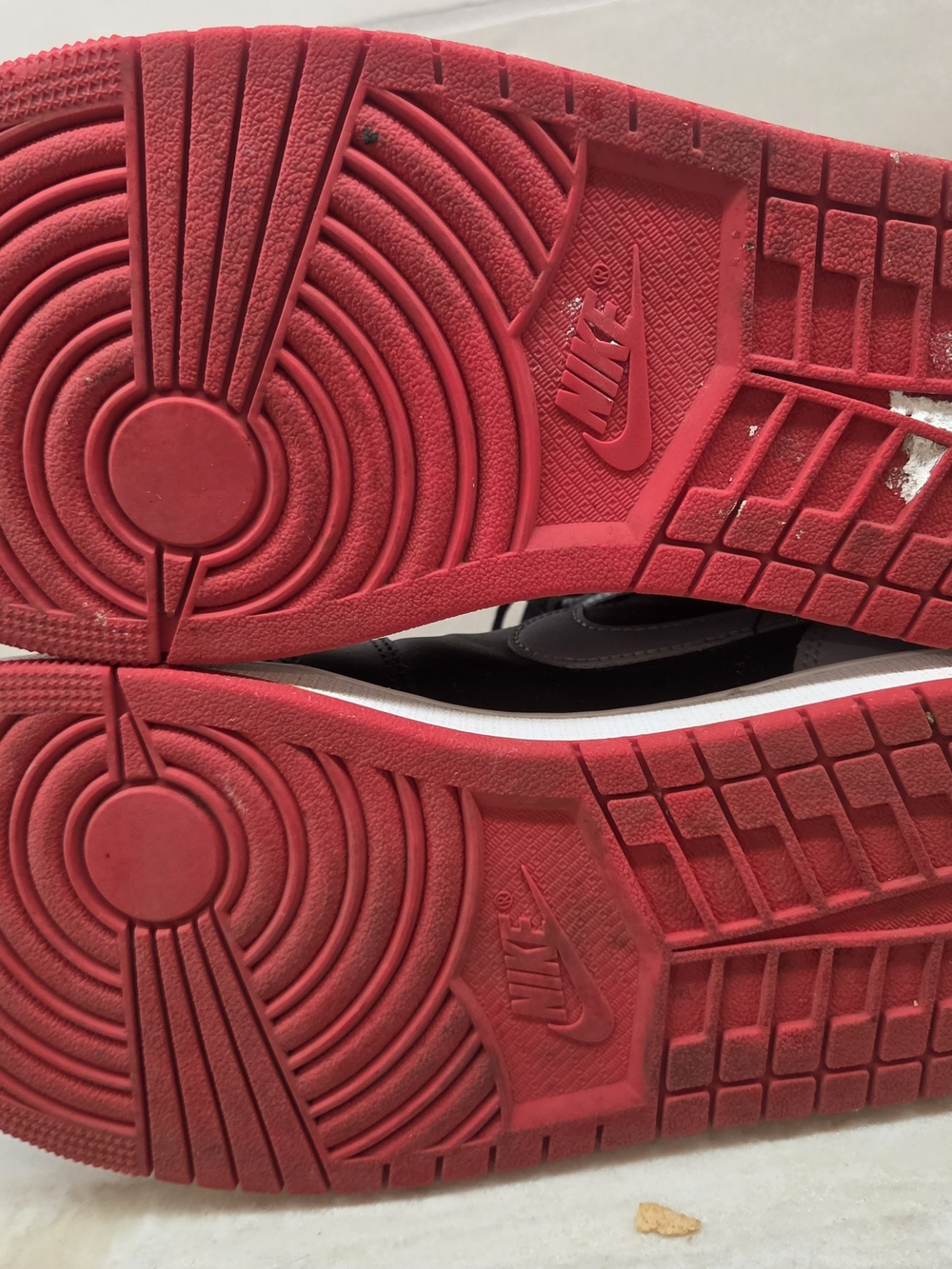 Nike Men’s High-Top Sneakers Black Gray Red - Picture 5 of 5